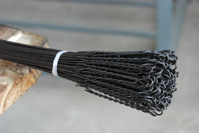 Hot-Dipped Galvanized Iron Wire Binding Double Loop Tie Wire 6" - 22"